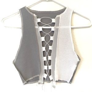 📍 Crop Top Open Lace Front Size Small Grey & White